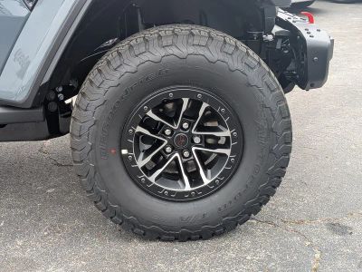 2026 Jeep Wrangler — photo 12 view
