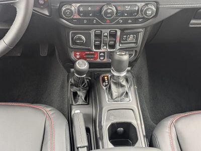 2026 Jeep Wrangler — photo 18 view