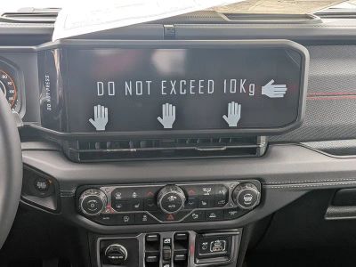 2026 Jeep Wrangler — photo 17 view