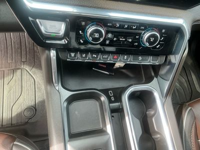 2025 GMC Sierra 3500HD — photo 12 view