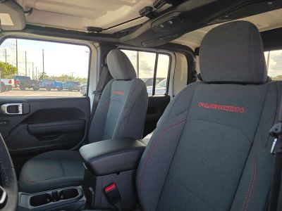 2026 Jeep Gladiator — photo 11 view