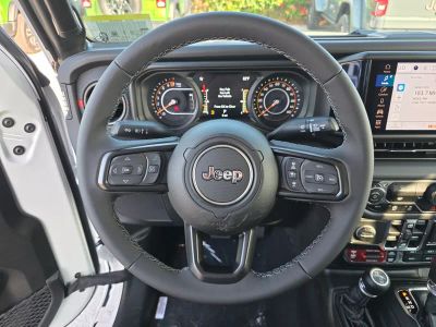 2026 Jeep Gladiator — photo 15 view
