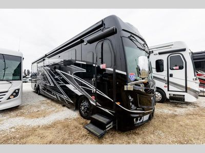 2026 Fleetwood RV Palisade — front three-quarter view