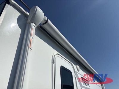 2026 Winnebago Thrive - Photo 12