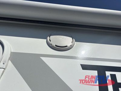 2026 Winnebago Thrive - Photo 16