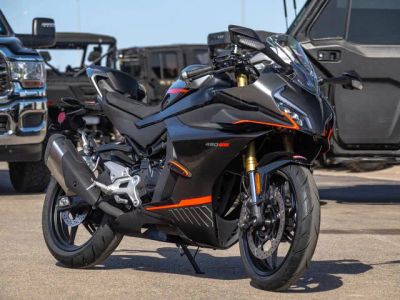 2025 CFMOTO 450SS — front three-quarter view