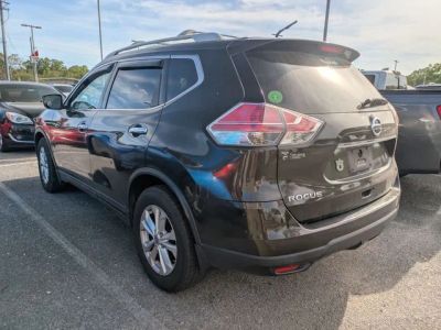2015 Nissan Rogue — side profile view