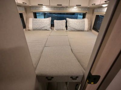 2027 Thor Motor Coach OMNI TRAIL — photo 26 view