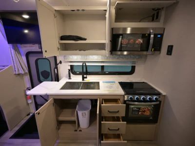 2027 Thor Motor Coach OMNI TRAIL — photo 9 view