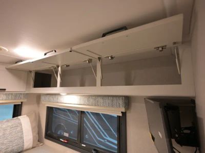 2027 Thor Motor Coach OMNI TRAIL — photo 31 view