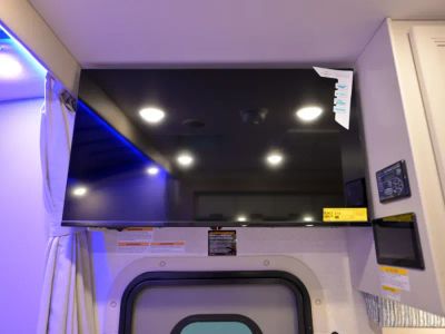2027 Thor Motor Coach OMNI TRAIL — photo 7 view