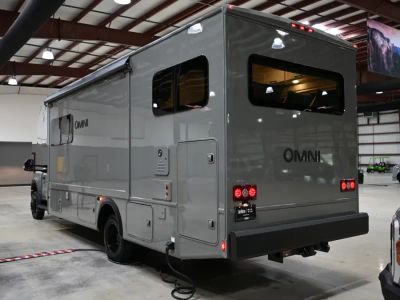 2027 Thor Motor Coach OMNI TRAIL — photo 45 view