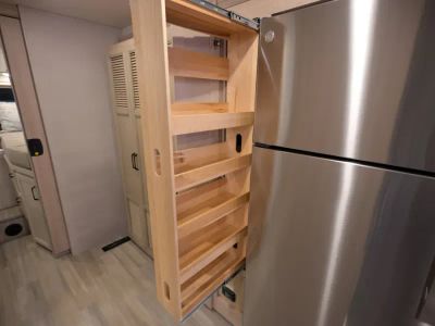 2027 Thor Motor Coach OMNI TRAIL — photo 22 view