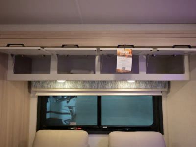 2027 Thor Motor Coach OMNI TRAIL — photo 19 view