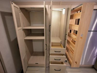 2027 Thor Motor Coach OMNI TRAIL — photo 24 view
