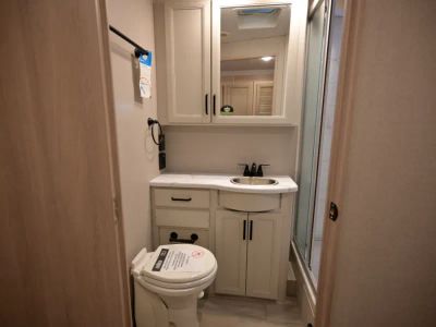 2027 Thor Motor Coach OMNI TRAIL — photo 13 view