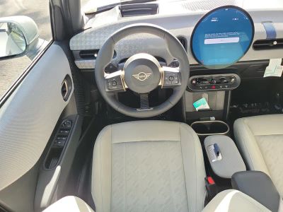 2026 MINI Hardtop 4 Door — photo 14 view