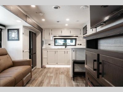 2026 Venture Stratus - Photo 3