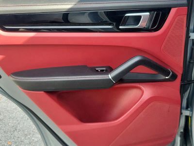 2021 Porsche Cayenne — photo 9 view
