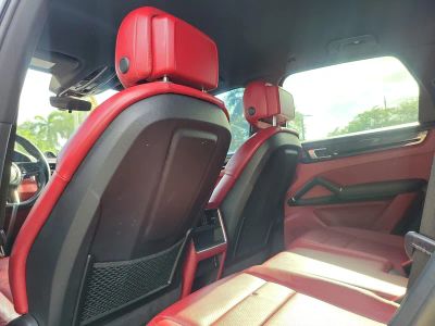 2021 Porsche Cayenne — photo 12 view