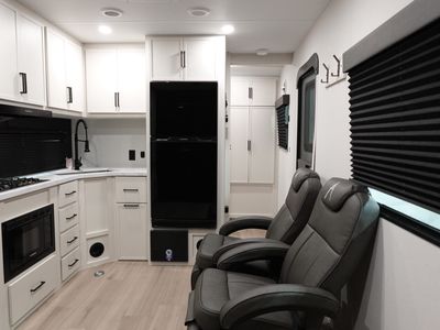 2026 Grand Design Momentum MAV - Photo 6