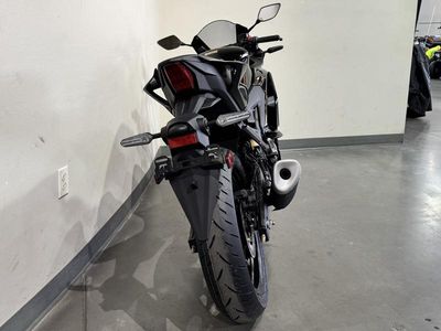 2026 Yamaha YZF-R3 - Photo 7