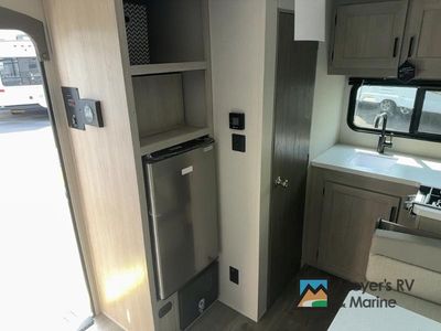 2026 Coachmen RV Catalina Summit Series 7 - Photo 7