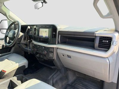 2024 Ford F-450SD — photo 14 view