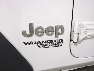 2019 Jeep Wrangler — photo 13 view