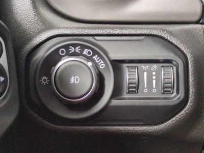 2019 Jeep Wrangler — photo 30 view