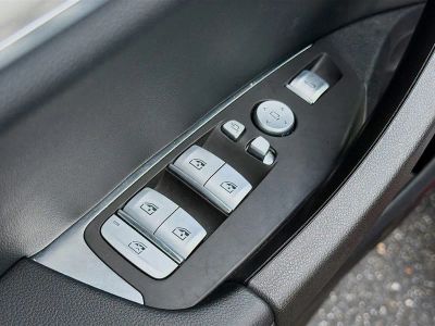 2025 BMW X4 — photo 24 view