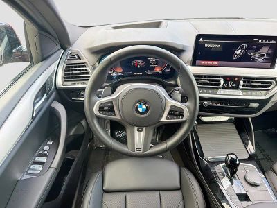 2025 BMW X4 — photo 18 view