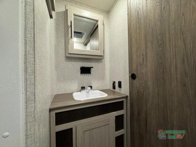 2024 CrossRoads RV Zinger - Photo 46