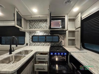 2024 CrossRoads RV Zinger - Photo 25