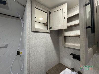 2024 CrossRoads RV Zinger - Photo 49