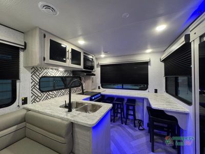 2024 CrossRoads RV Zinger - Photo 15