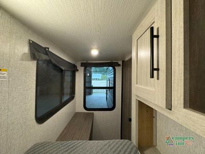 2024 CrossRoads RV Zinger - Photo 33