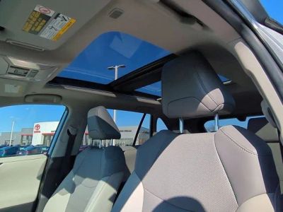 2023 Toyota RAV4 Hybrid - Photo 10