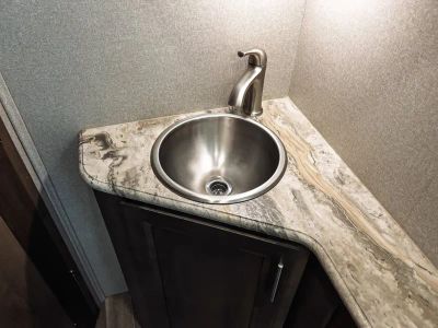 2019 Dynamax ISATA SERIES 5 — photo 16 view