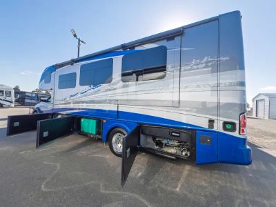 2019 Dynamax ISATA SERIES 5 — photo 26 view