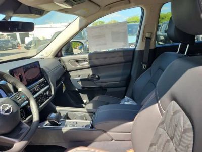 2026 Nissan Pathfinder — photo 8 view