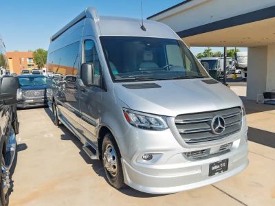 2025 Grech RV STRADA ION TOUR — front three-quarter view