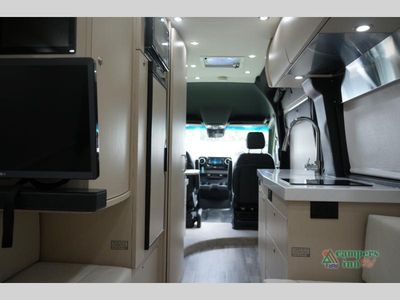 2023 Pleasure-Way Plateau - Photo 12