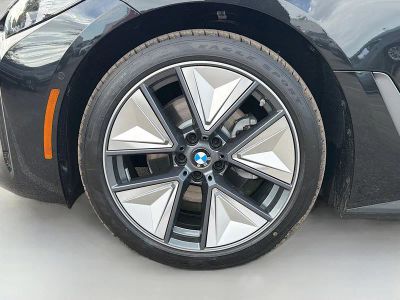 2026 BMW i4 — photo 41 view