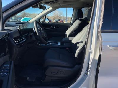 2026 Kia Carnival Hybrid — photo 9 view