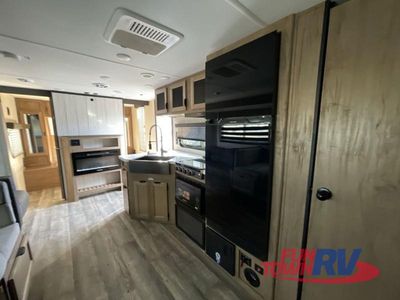 2024 Forest River RV Cherokee Grey Wolf Black Label - Photo 4