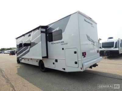 2026 Thor Motor Coach Magnitude Grand - Photo 2