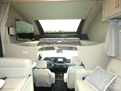 2026 Thor Motor Coach Magnitude Grand - Photo 12