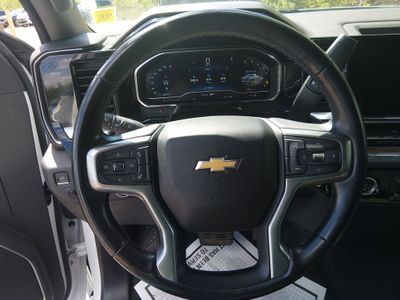 2023 Chevrolet Silverado 1500 — photo 12 view