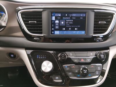 2023 Chrysler Voyager - Photo 20
